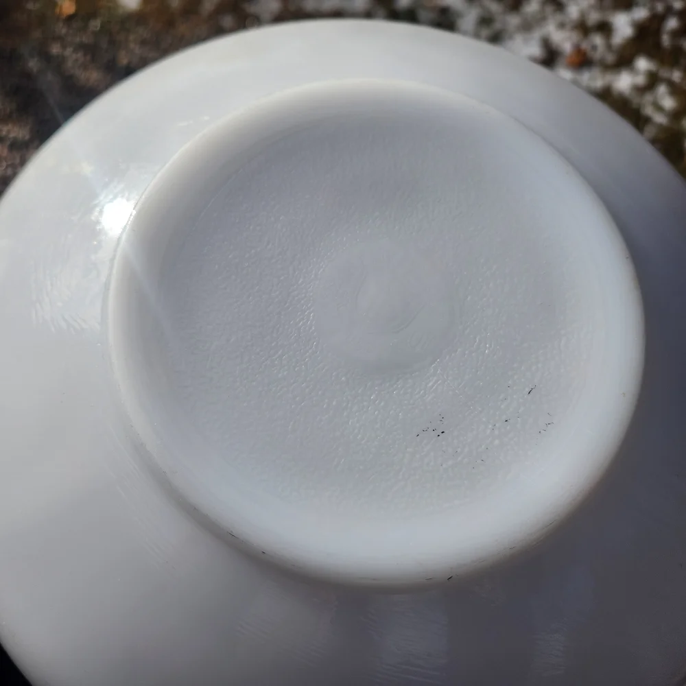 Vintage Federal Glass Milkglass 9.5